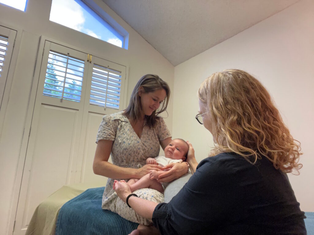 Adelyn Botto works with mother and baby infant therapy in Austin.